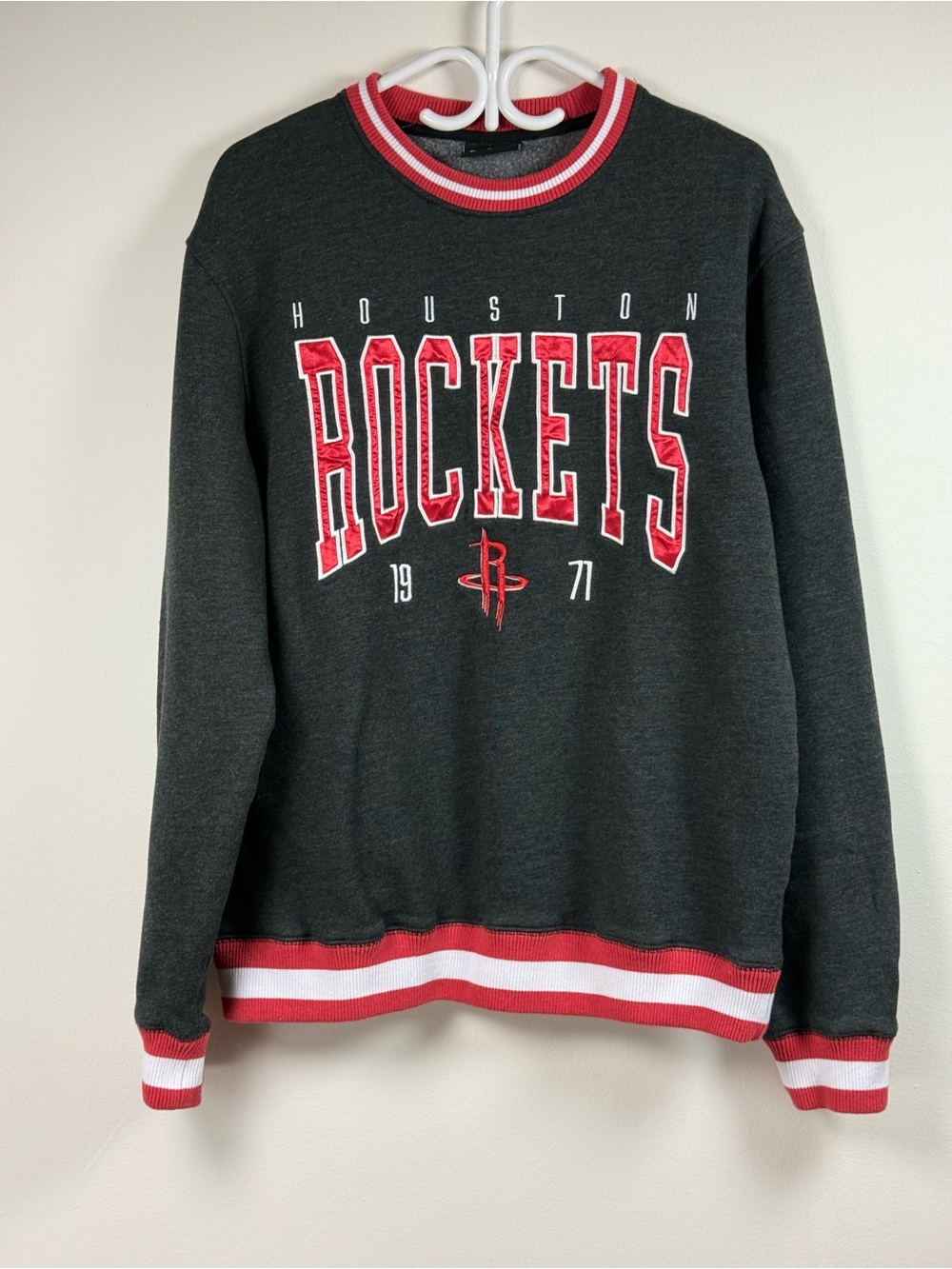 New Era Houston Rockets Dark Gray Crewneck Sweater size Medium